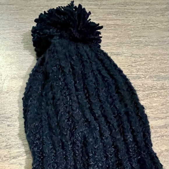 NWT CC exclusives beanie hat - Picture 6 of 9